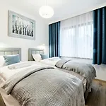 Sarnia Residence, Sun & Snow Apartment