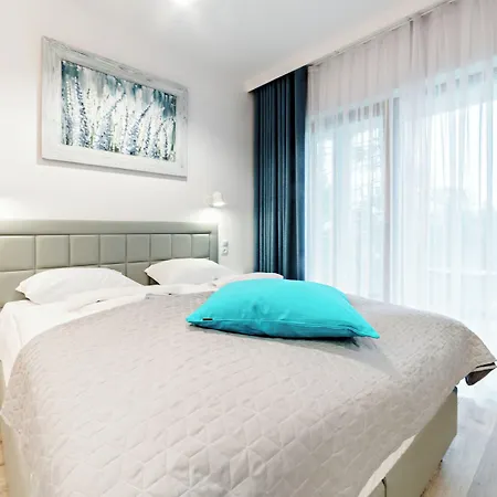 Sun & Snow, Sarnia Residence * كارباش
