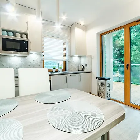 Sarnia Residence, Sun & Snow *