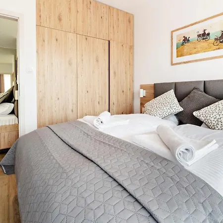 Sarnia Residence, Sun & Snow *