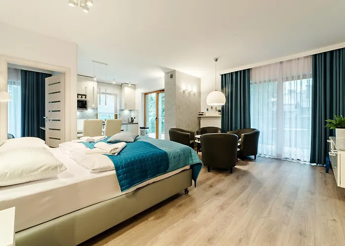 Sarnia Residence, Sun & Snow *